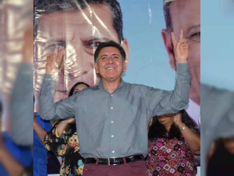 "No nos olvidemos de la esencia del peronismo, debemos trabajar cara a cara con la gente" - foto  1