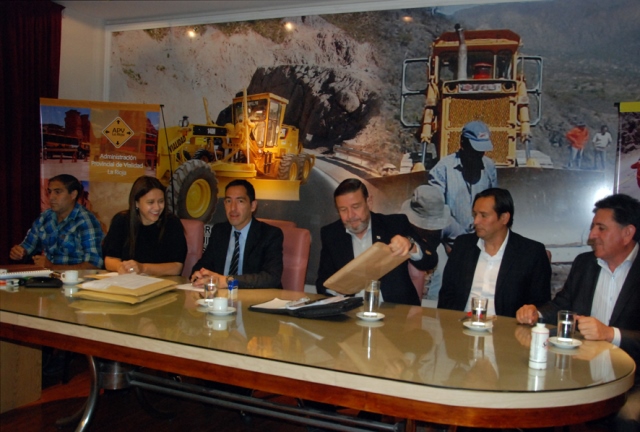 APERTURA DE SOBRES DE LICITACIÓN PARA LA CONSTRUCCIÓN DE UN PUENTE EN ANDOLUCAS, EN EL DEPARTAMENTO SAN BLAS DE LOS SAUCES - foto  1