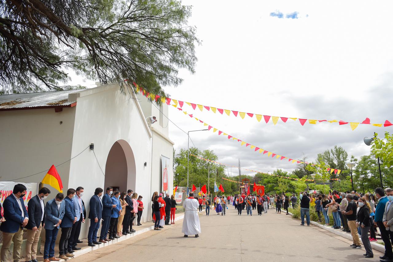 El gobernador Ricardo Quintela participó de las Fiestas Patronales de San Blas - foto  1