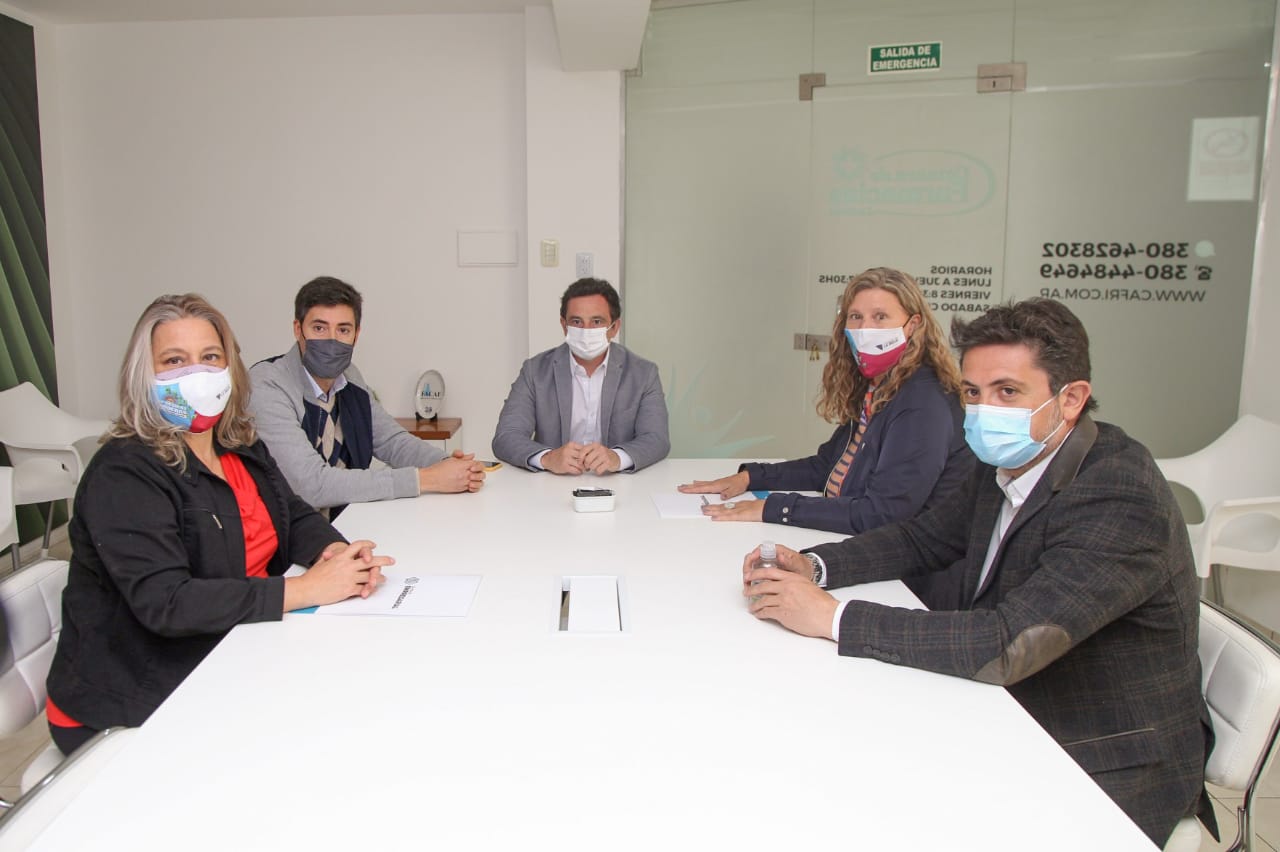 Candidatos del Frente de Todos se reunieron con la Cámara Empresarial Riojana - foto  1