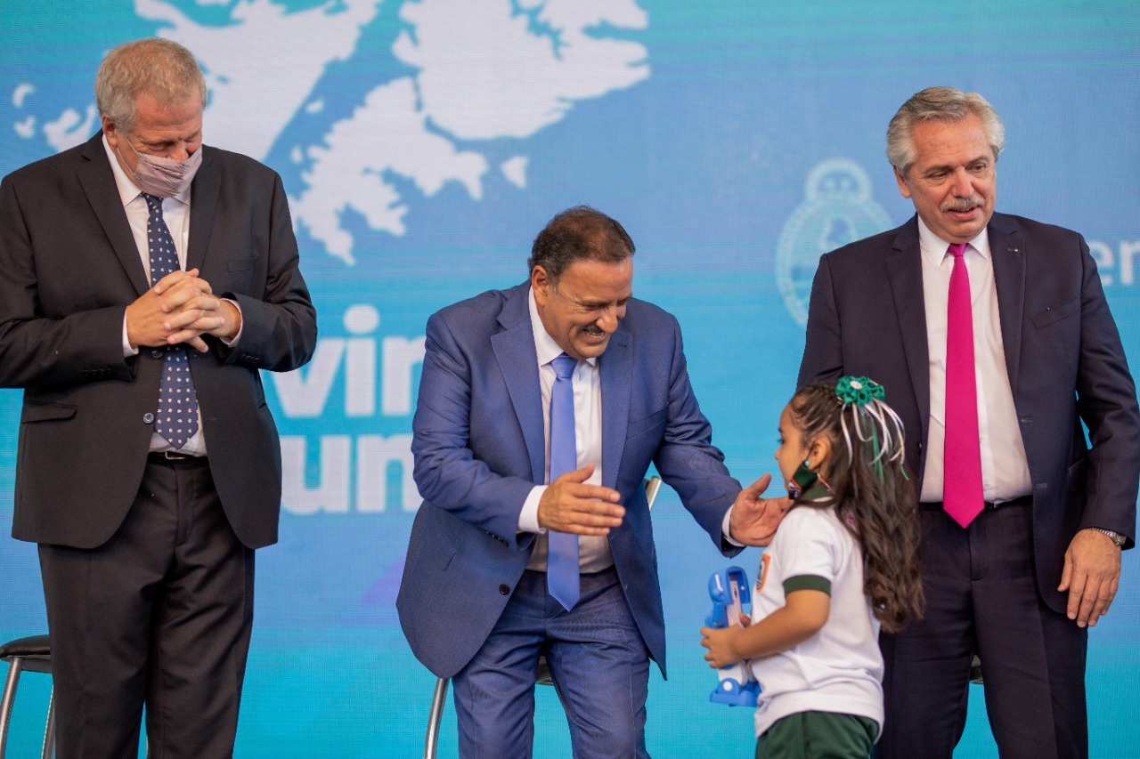 En La Rioja, el presidente Alberto Fernández y el gobernador Ricardo Quintela inauguraron el Ciclo Lectivo 2022  - foto  1