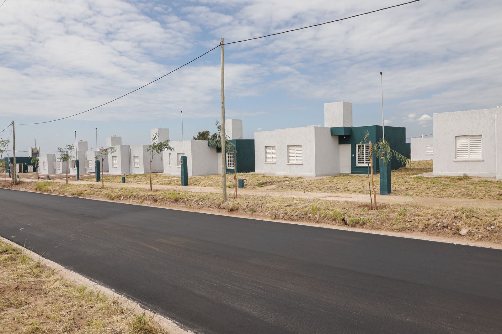 El gobernador de La Rioja Ricardo Quintela es el único en todo el país en entregar viviendas de tres dormitorios  - foto  3