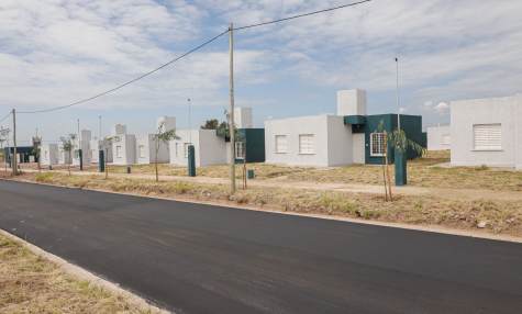 El gobernador de La Rioja Ricardo Quintela es el único en todo el país en entregar viviendas de tres dormitorios 