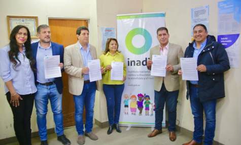 Precandidatas y precandidatos de Unión por la Patria firmaron convenio con el INADI por un debate electoral sin discriminación